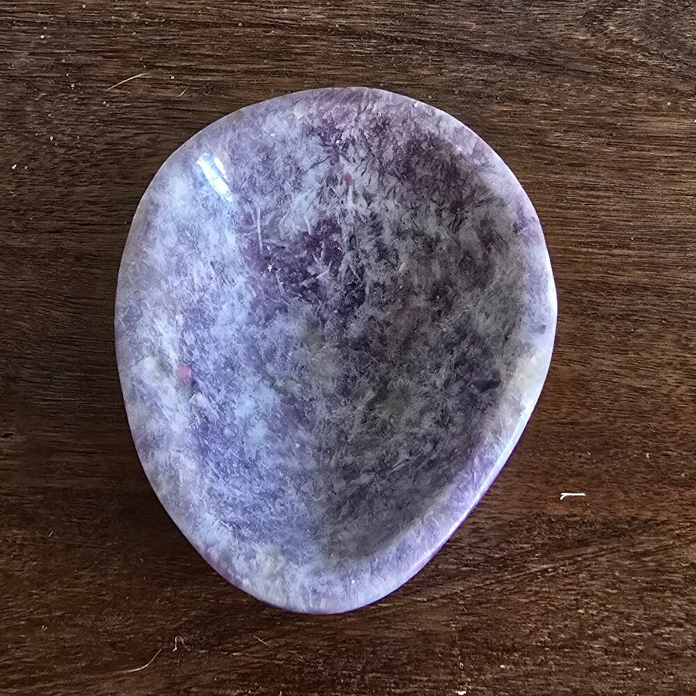 Lepidolite Bowl – Peace • Emotional Balance • Gentle Release